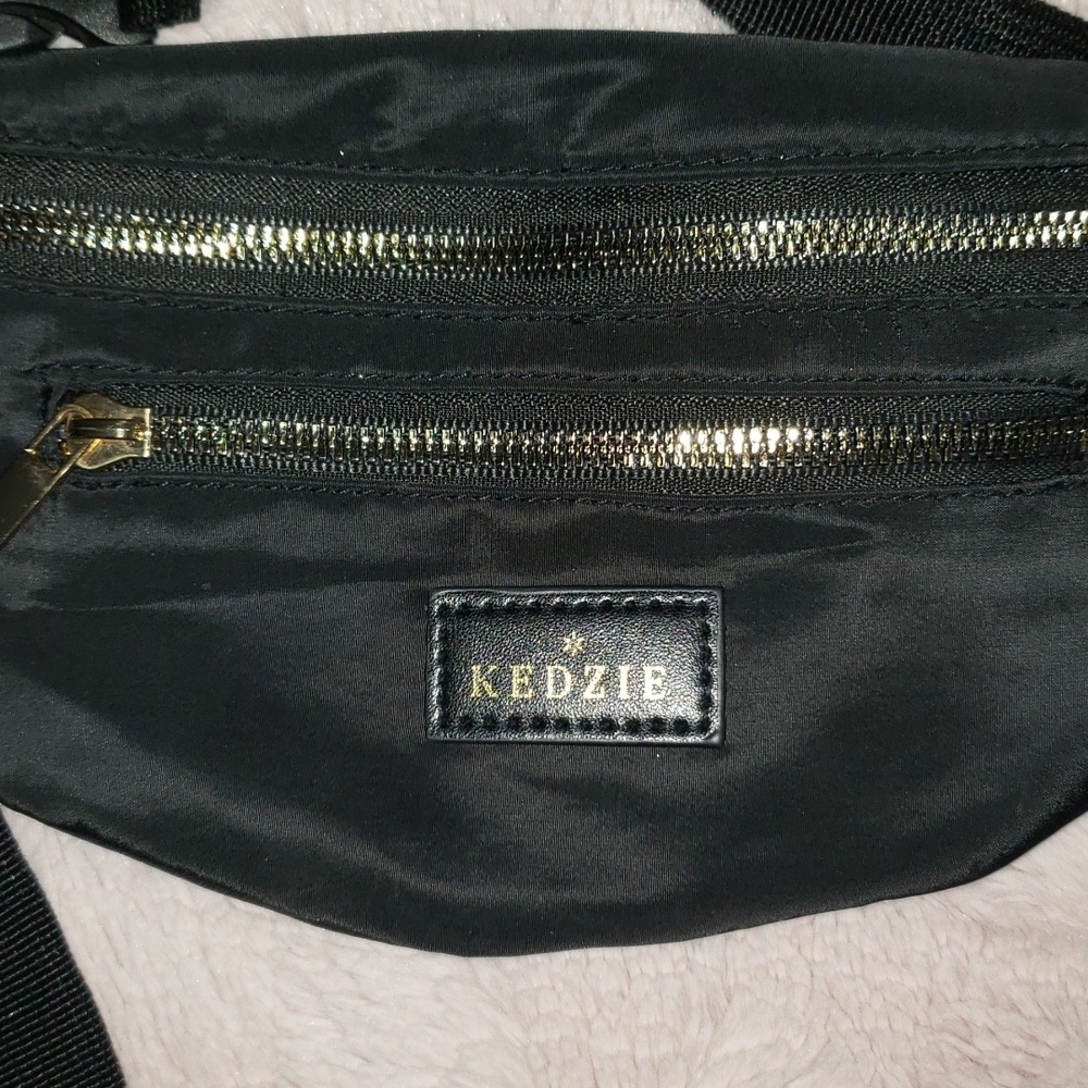 Kedzie Black Nylon Waist Bag/ Fanny Pack- Used Once - Picture 2 of 6